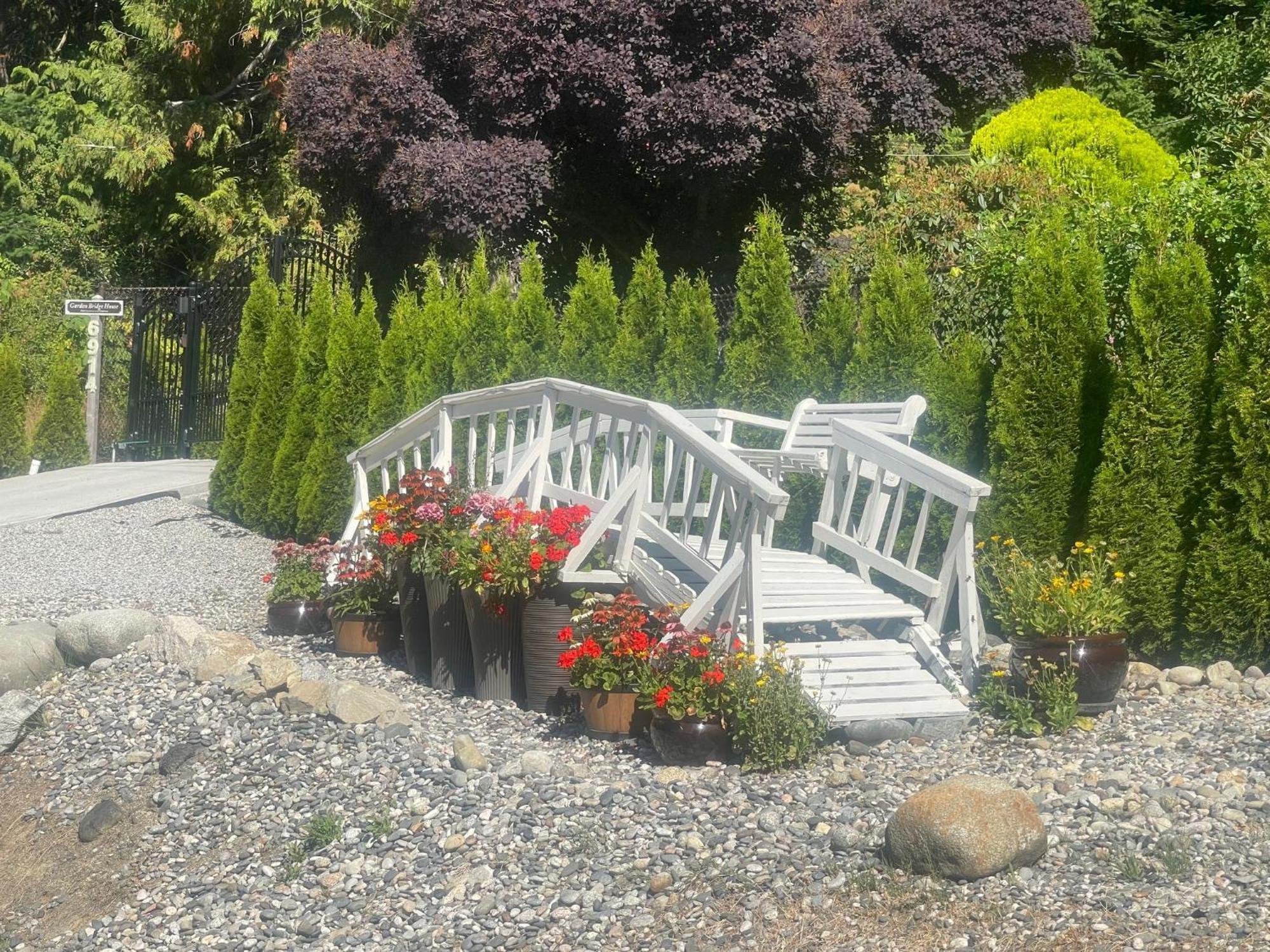 Garden Bridge House Villa Sechelt Eksteriør bilde